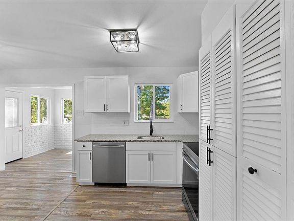 5th image of 12452 Glennoble Dr