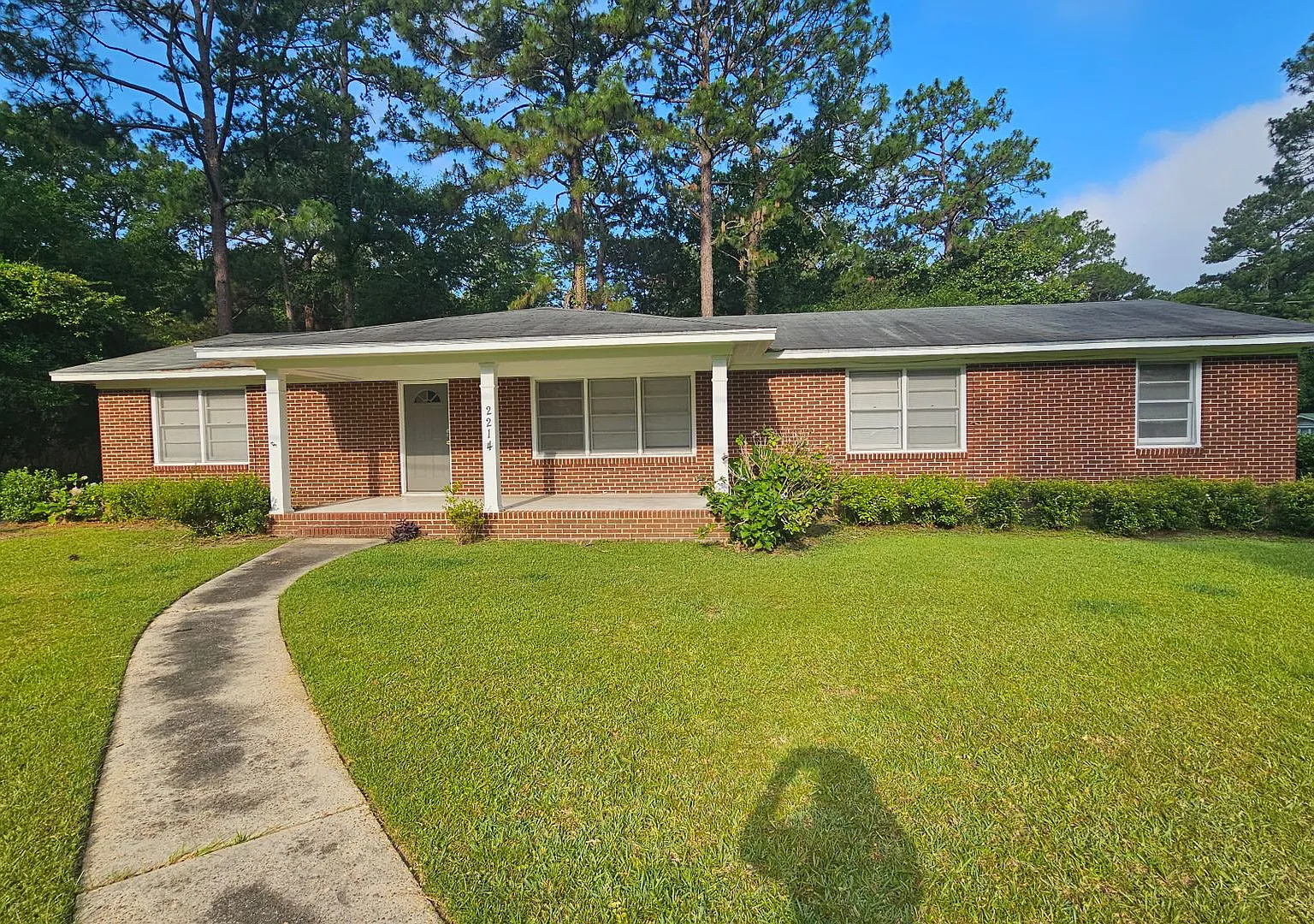 Charming home in the heart of Valdosta — Photo 1