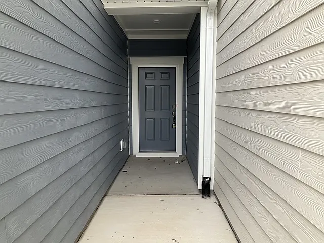 3 bed, 2.5 bath, 1712 sqft, $2,200 — Photo 3
