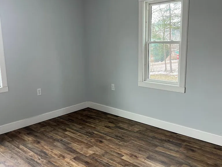 604 E Oak St — Photo 19