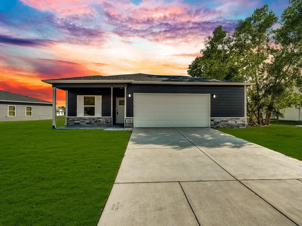 225 Lakeside Dr, Cheney, KS 67025