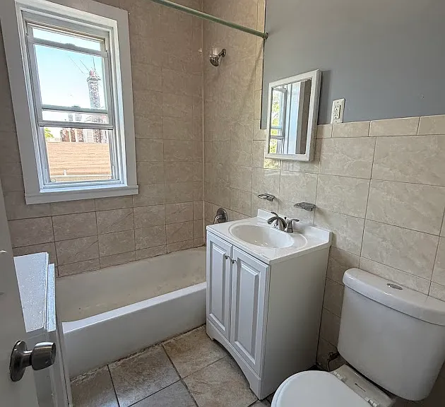 201-203 Shephard Ave #301 — Photo 5