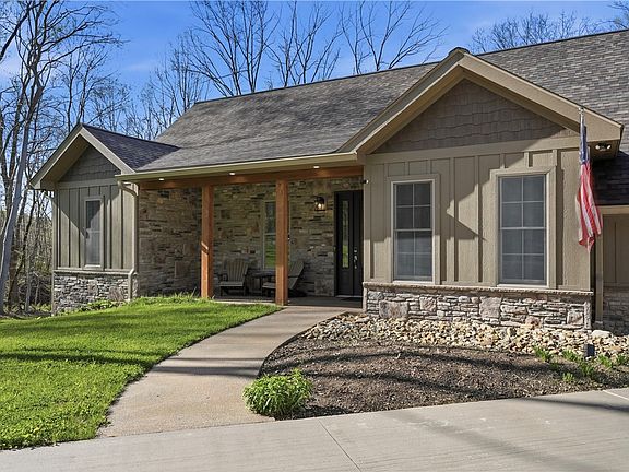 3rd image of 756 Magee Rd
