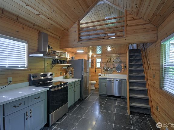 3rd image of 1546 Reservation Road SE #94