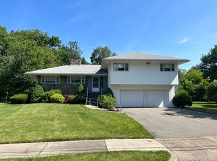 23 Selwyn Rd, Newton, MA 02461