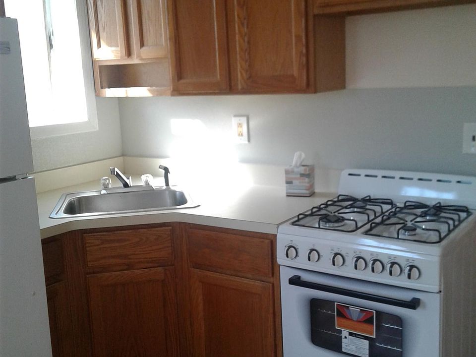 2nd image of 876 Midland Ave APT 2B