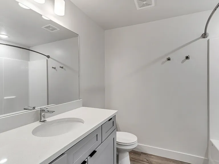 606 W North Temple St #203 — Photo 14