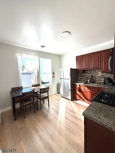 3 bed, 2.0 bath, $2,200 — Photo 1
