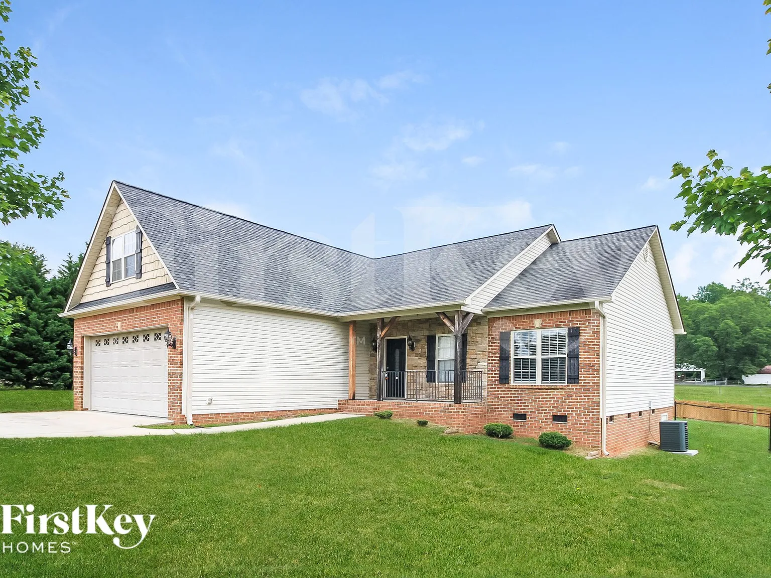 4 bed, 2.0 bath, 1701 sqft, $1,930 — Photo 2