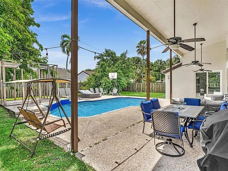 3877 Bimini Ave — Photo 48