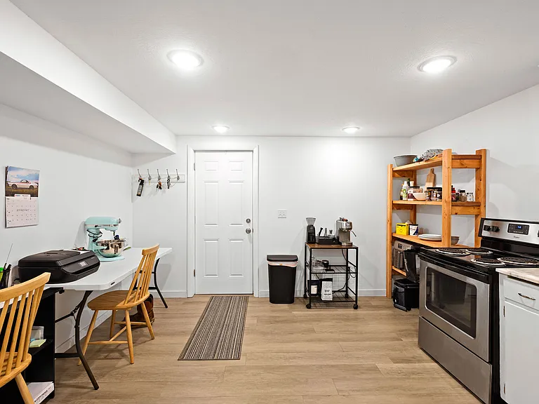 204 Dove Ave #2 — Photo 10
