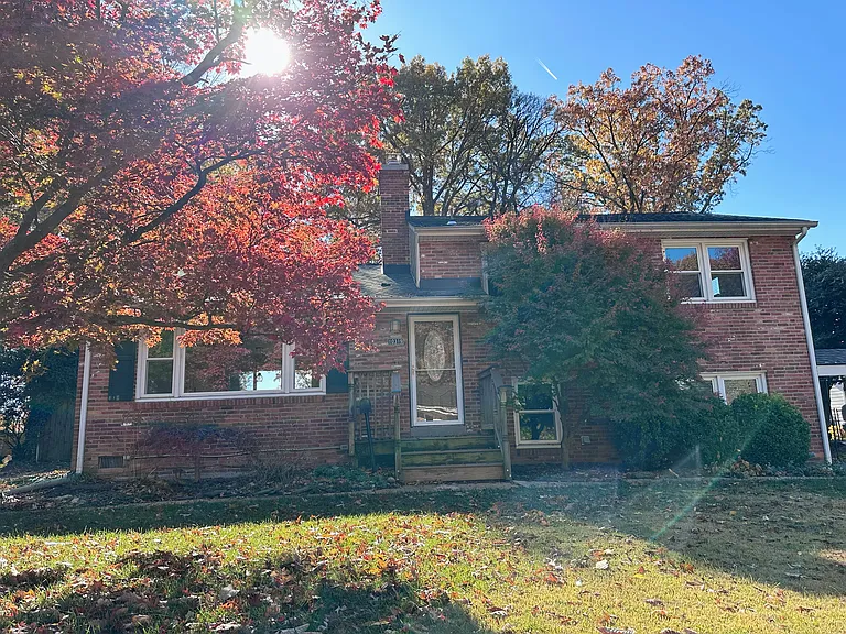 10319 Cleveland St — Photo 9