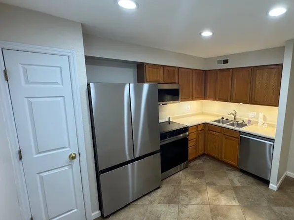 1996 Greenglen Dr APT 103, Saint Louis, MO 63122
