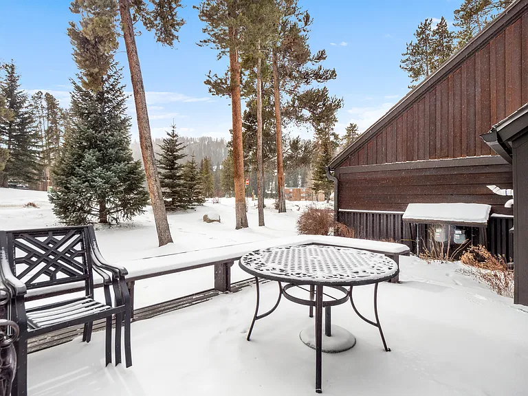 1446 Broken Lance Dr — Photo 21