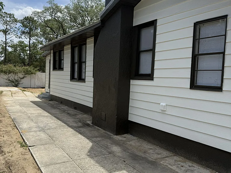 622 Pink Apartment Rd — Photo 2