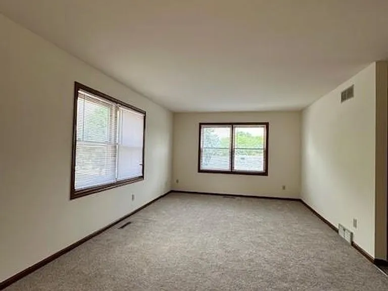 1627-1629 Rustic Dr — Photo 3