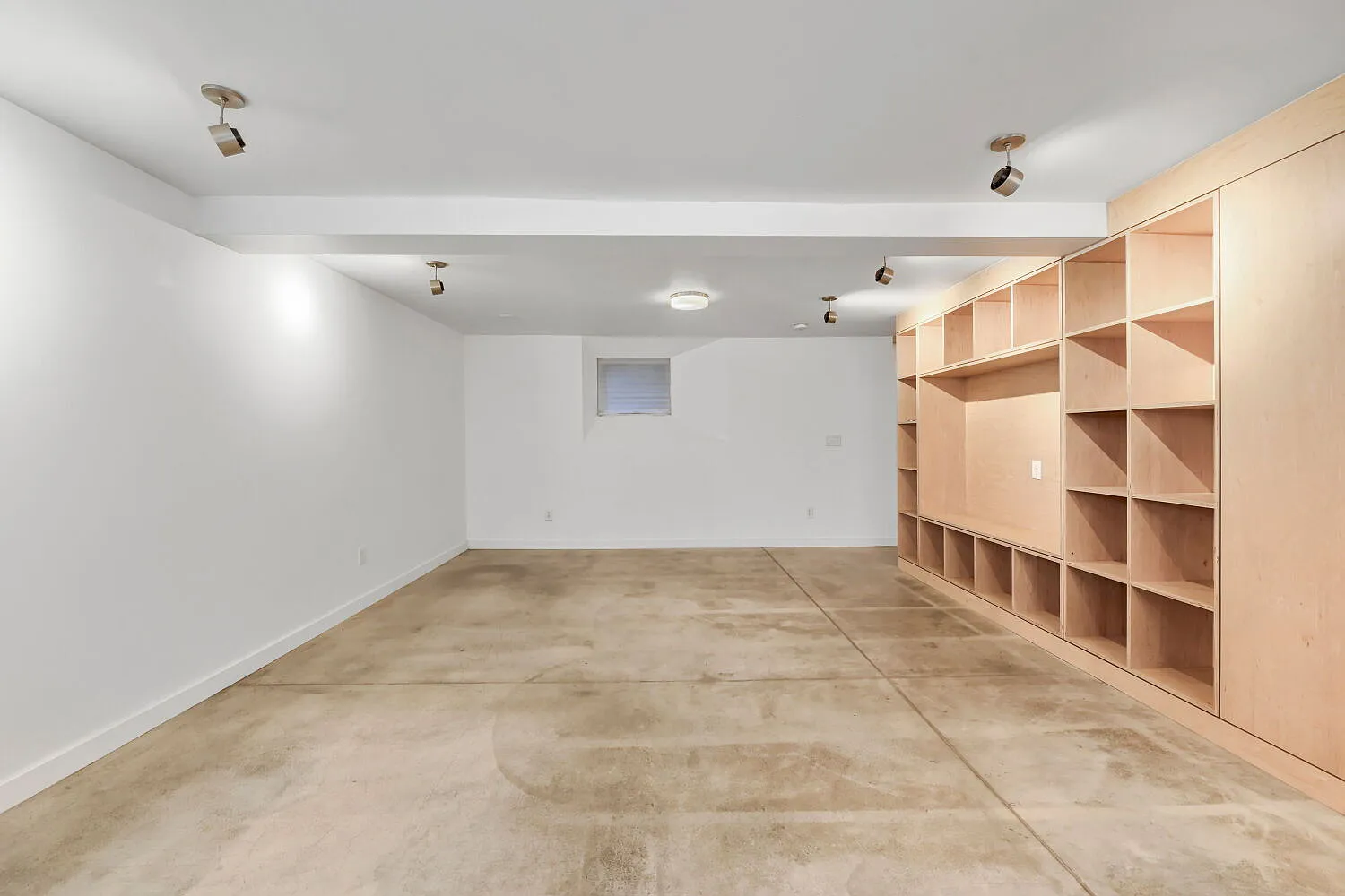 1 bed, 1.0 bath, 1000 sqft, $1,900 — Photo 2