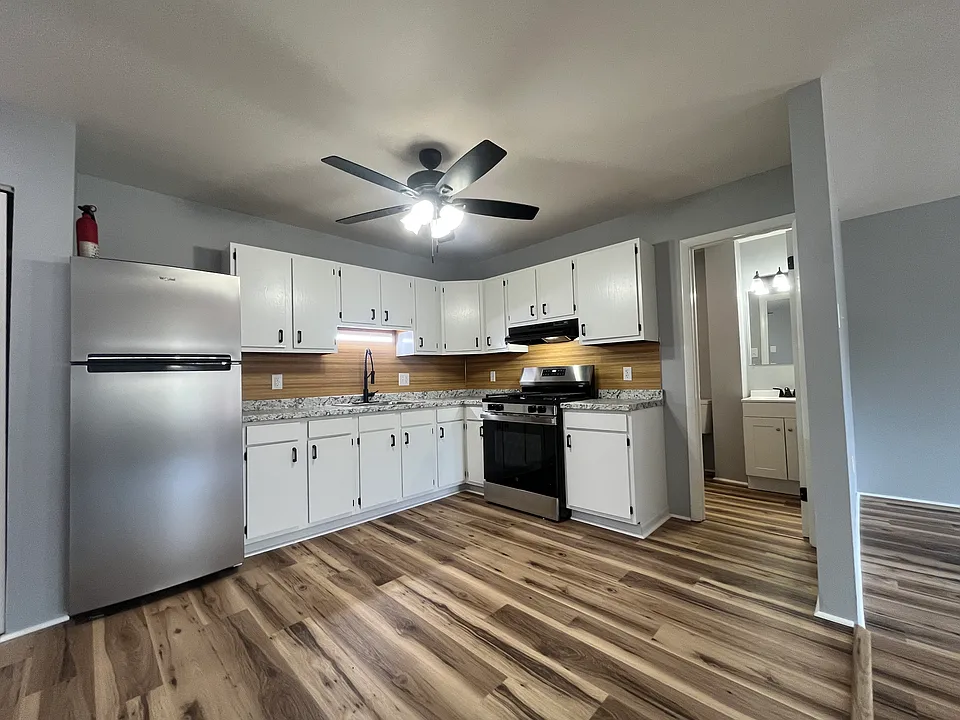 30 W Noble St #F