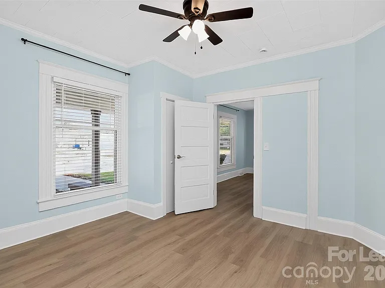 204 E McNeely Ave — Photo 8