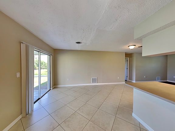 4th image of 36 Oakland Hills Pl