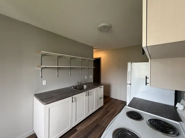 5910 W Broadway Ave, Minneapolis, MN
