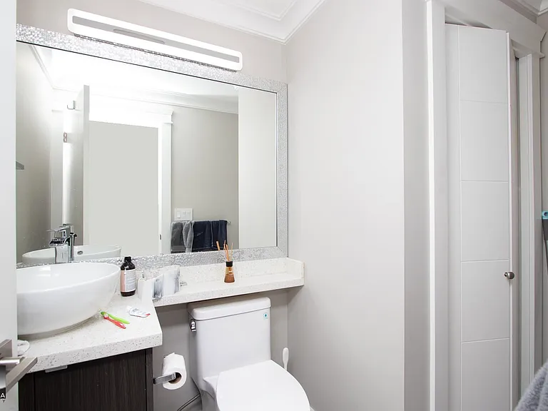 9560 Alexandra Rd #8 — Photo 12