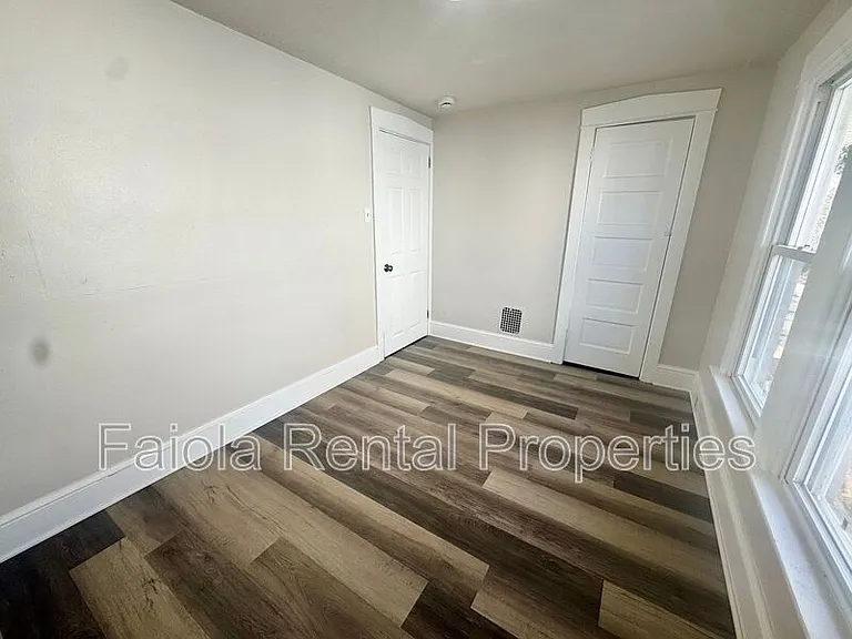 706 Buck St — Photo 12