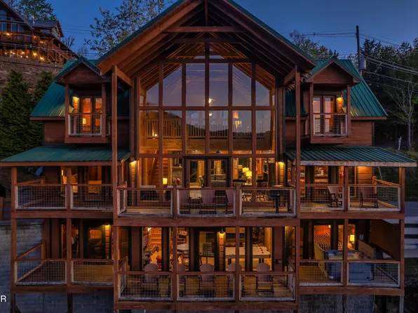 1177 Ski View Dr, Gatlinburg, TN 37738