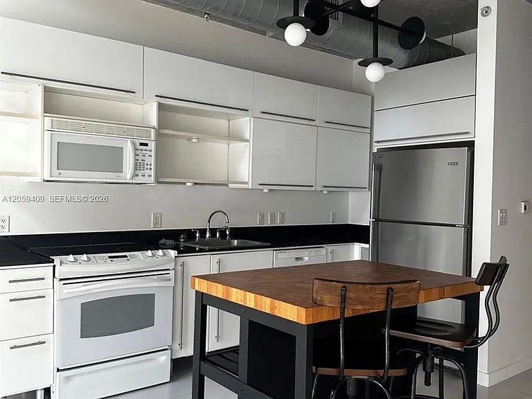 690 SW 1st Ct #1220 — Photo 3