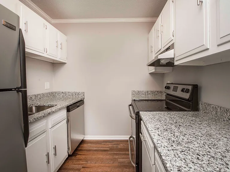 609 E Inskip Dr #7 — Photo 2