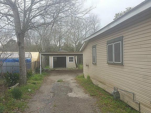 2nd image of 302 Kernohan St