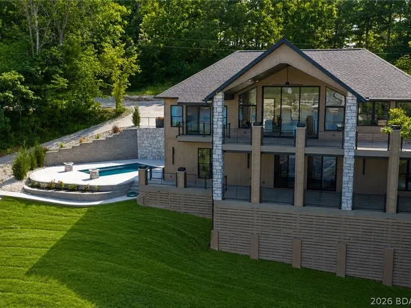 844 W Thrush Rd, Lake Ozark, MO 65049