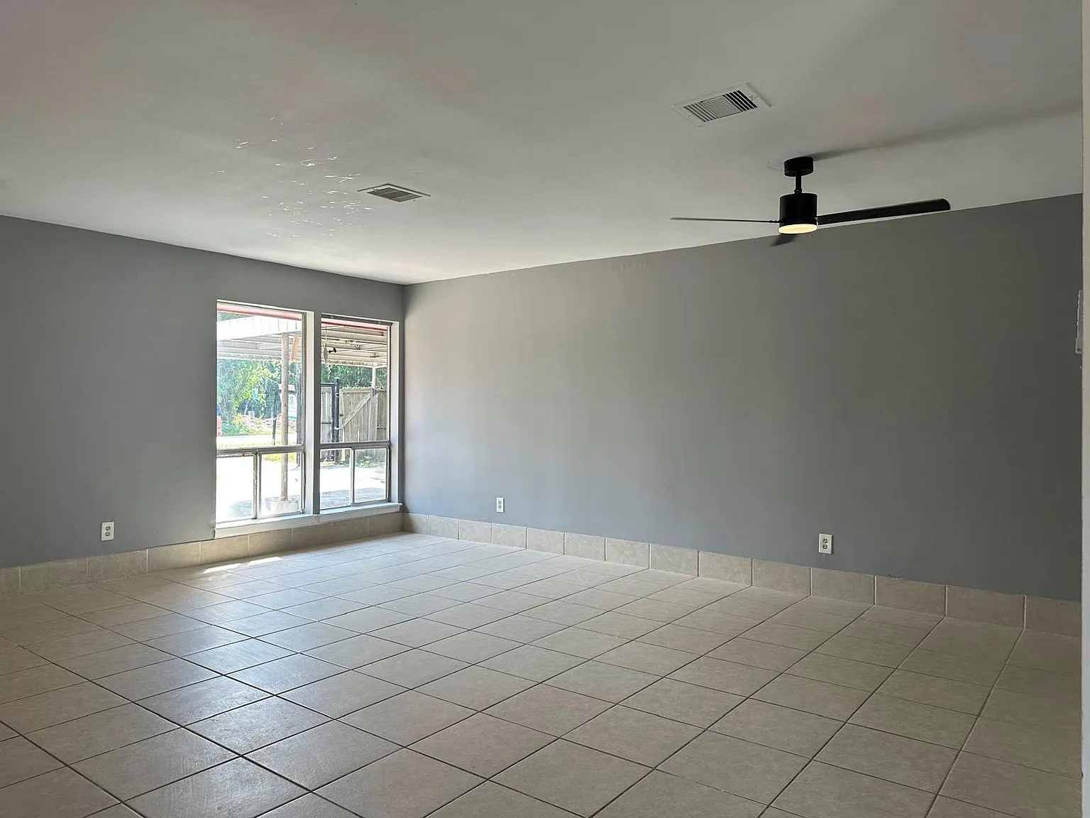 5 bed, 2.0 bath, $2,000 — Photo 1