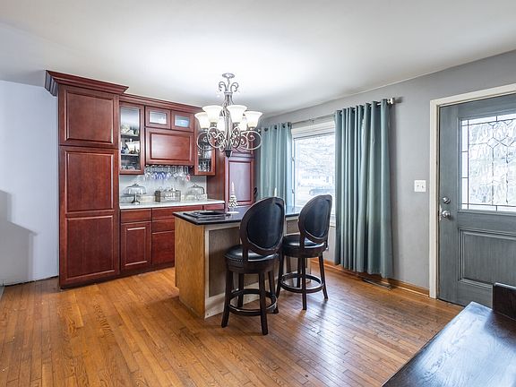 3rd image of 36152 N Edgewood Dr