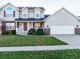 670 Meadow Ridge Blvd, Marion, IA 52302