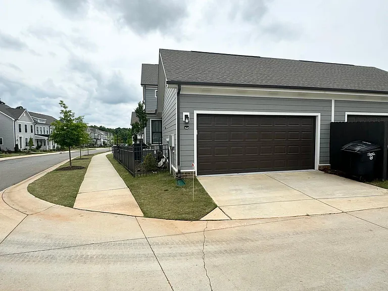 10169 Meeting House Dr NW — Photo 4