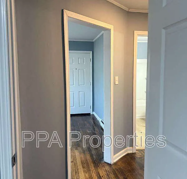 221 Willow Ave — Photo 10