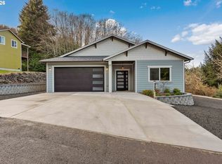 905 Bellevue Dr, Reedsport, OR 97467