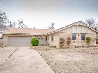1905 Lanesboro Dr, Village, OK 73120