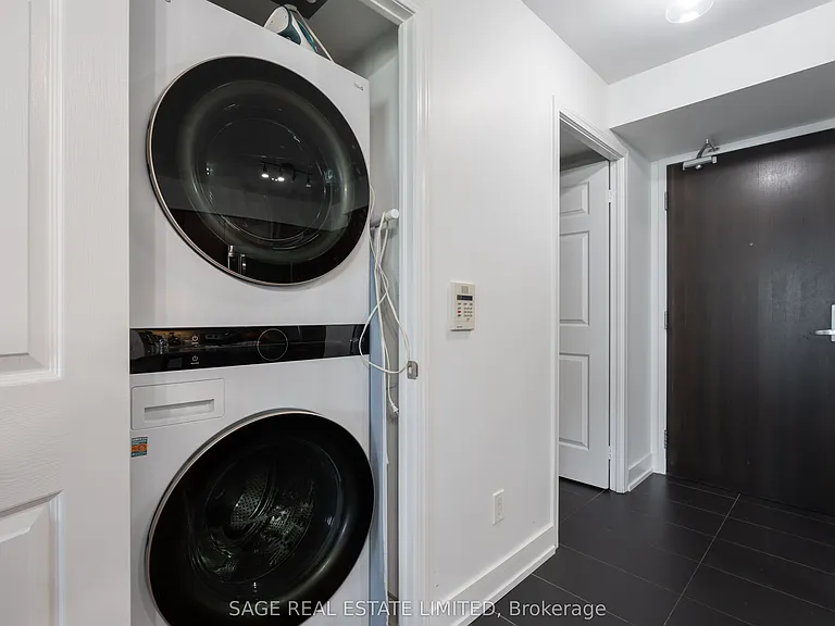 19 Grand Trunk Cres #3712 — Photo 12