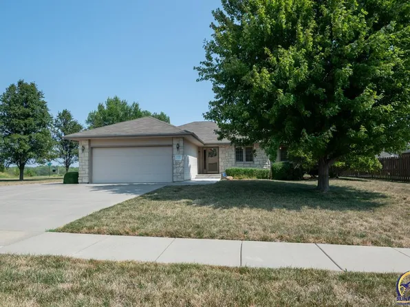 4500 SW Lakeside Dr, Topeka, KS 66610