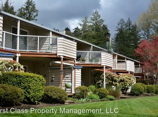 8500 SW Canyon Dr APT 11, Portland, OR 97225