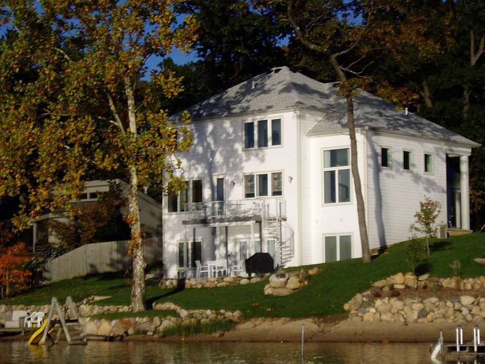 1st image of 848 E Eagle Lake Dr