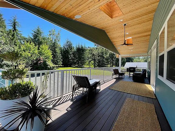 COVERED DECK