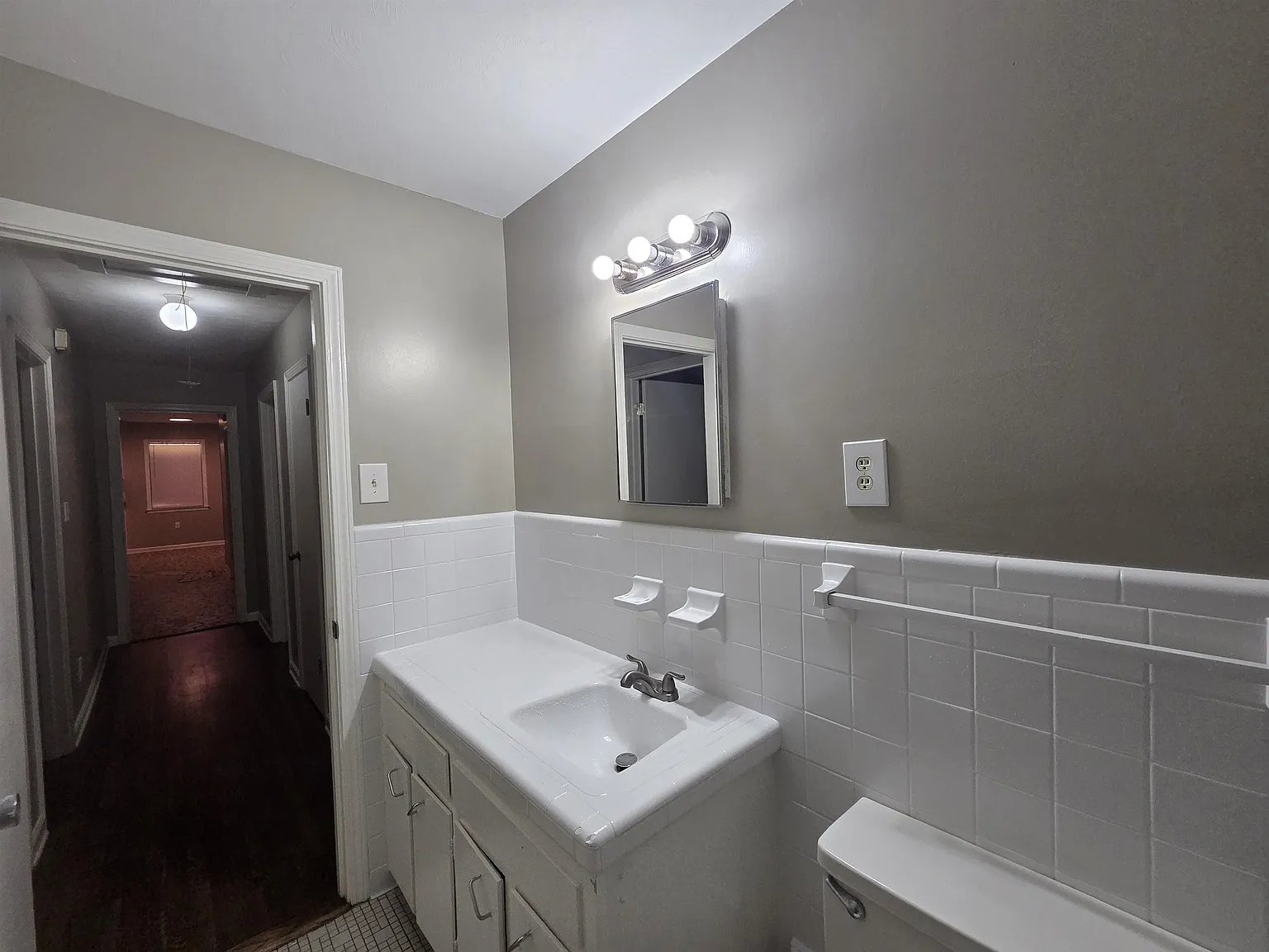 3 bed, 2.0 bath, 1540 sqft, $1,295 — Photo 3