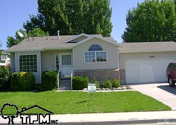 4th image of 2446 N Sunset Dr