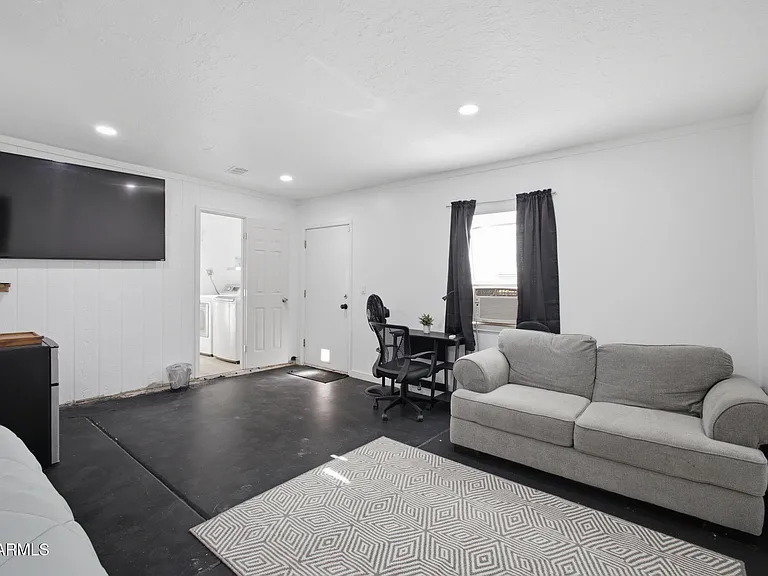 2329 E Concorda Dr — Photo 23