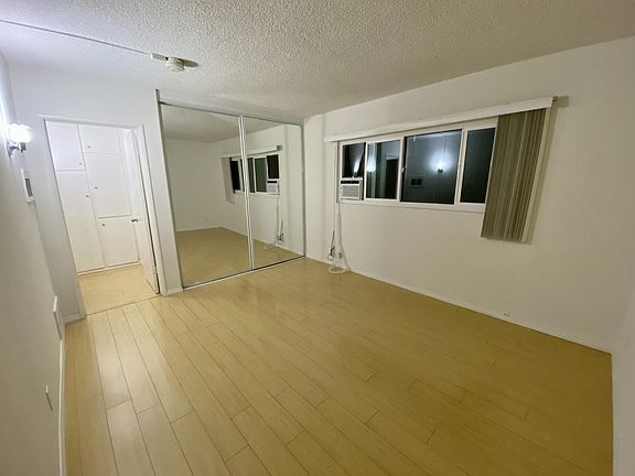 Master bedroom w/ new A/C, window and mirrored closest
