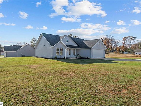 4th image of 2520 Flemming Dr