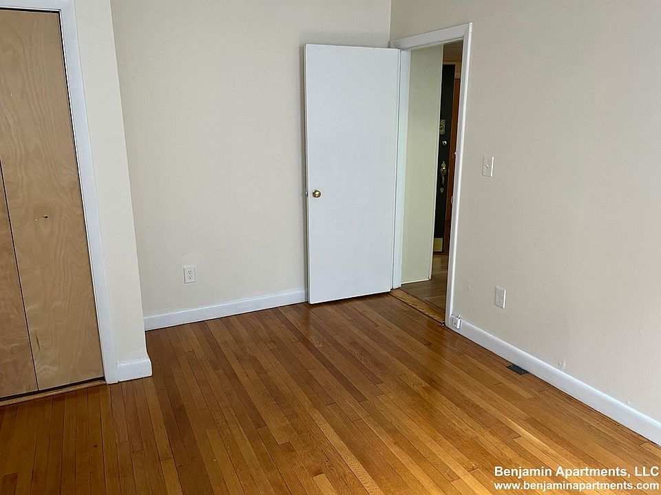 2nd image of 1086 Boylston St #D403